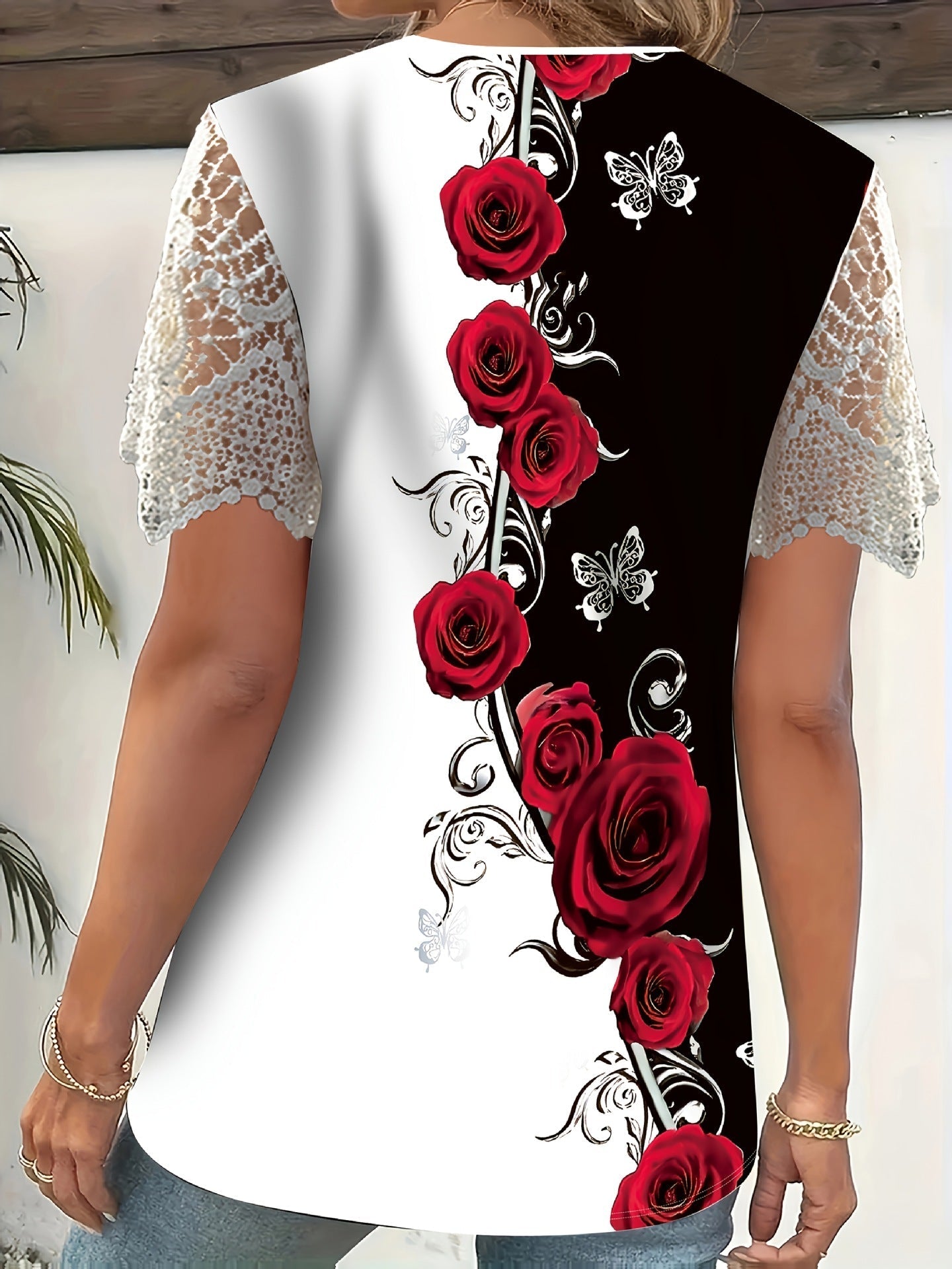 AYSHA - Elegancki top z koronkowym wykończeniem i kwiatowym wzorem motyla