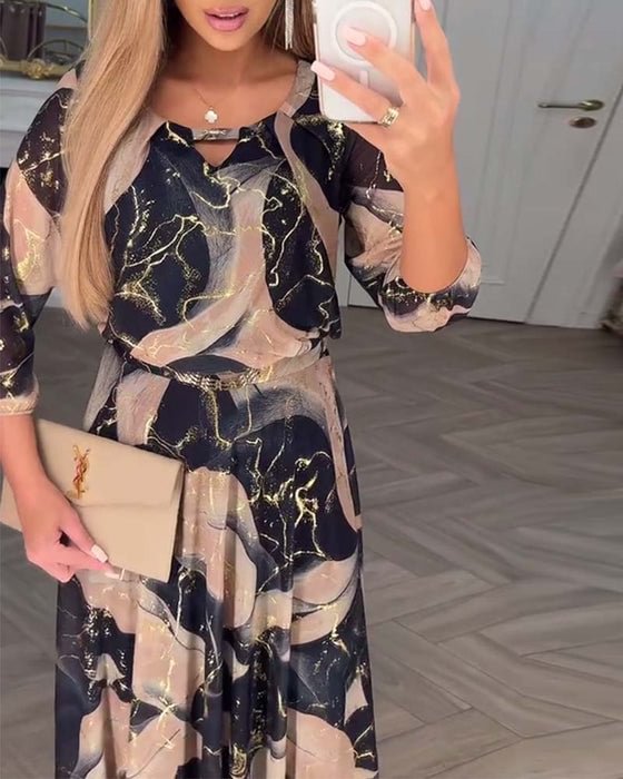 Loliya - Elegancka szyfonowa sukienka z nadrukiem na trzy czwarte rękawa