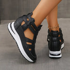 TOSIA - Wygodne i lekkie sandały na koturnie